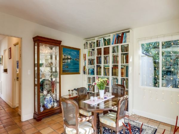 La Jolla 3 Bedroom Home Walk to Beach Sleeps 8