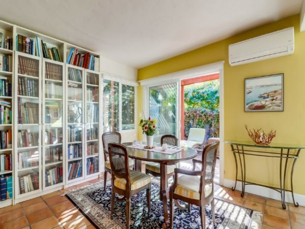 La Jolla 3 Bedroom Home Walk to Beach Sleeps 8