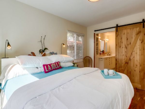 La Jolla 3 Bedroom Home Walk to Beach Sleeps 8
