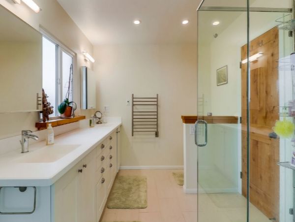La Jolla 3 Bedroom Home Walk to Beach Sleeps 8