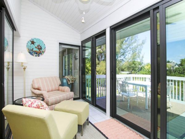 Sanibel 2 Bedroom Vacation Home with Deck & Lake View