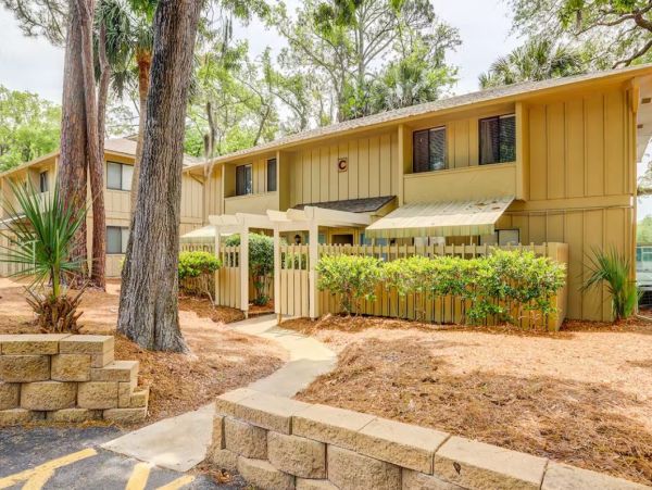 Two Bedroom Vacation Condo in Hilton Head Close to the Beach