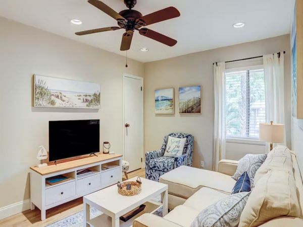 Two Bedroom Vacation Condo in Hilton Head Close to the Beach