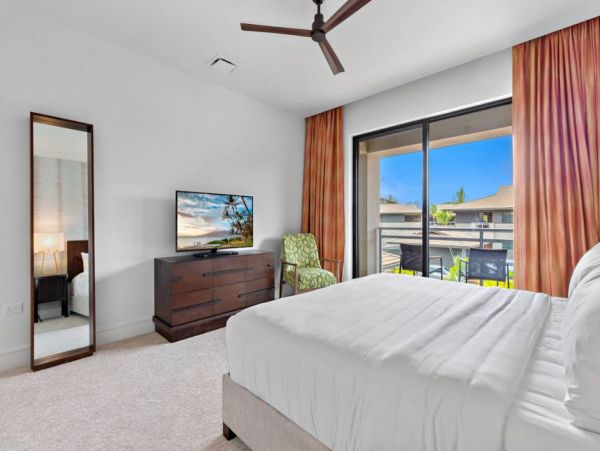 Three bedroom Luxury Maui Condo/Villa Available Today