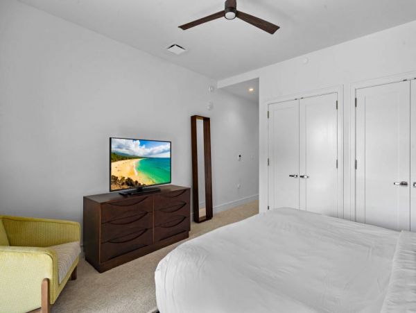Three bedroom Luxury Maui Condo/Villa Available Today