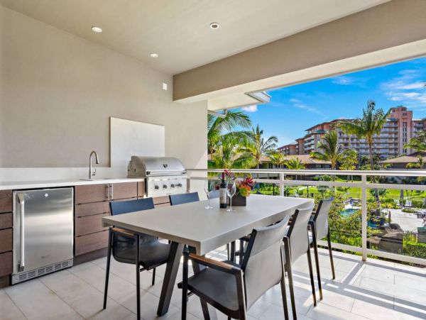 Three bedroom Luxury Maui Condo/Villa Available Today