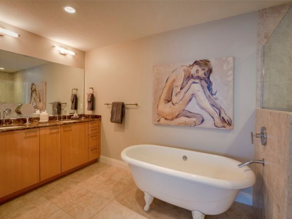 Beachfront Two Bedroom Vacation Condo in Siesta Key
