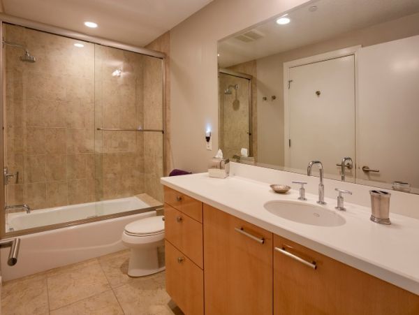 Beachfront Two Bedroom Vacation Condo in Siesta Key