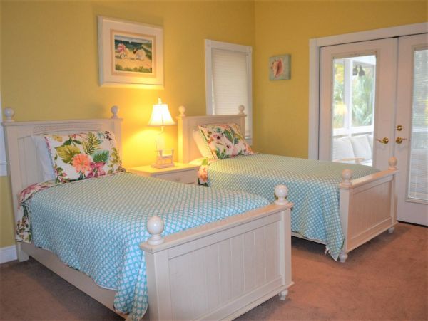 Hilton Head Vacation Pool Home - 3 Bedroom & Boat Dock