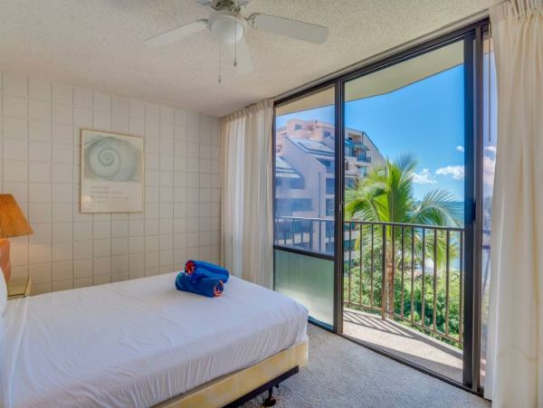 Charming Kahana 2 Bedroom Condo with Balcony & Ocean View