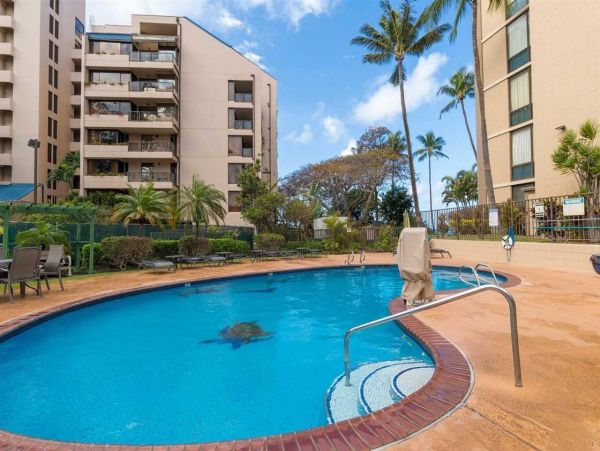 Charming Kahana 2 Bedroom Condo with Balcony & Ocean View
