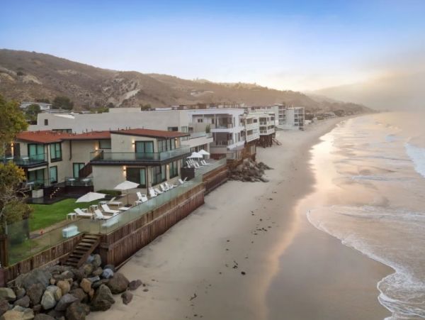 Malibu Five Bedroom Home Sleeps 10 Guests Located On Beach