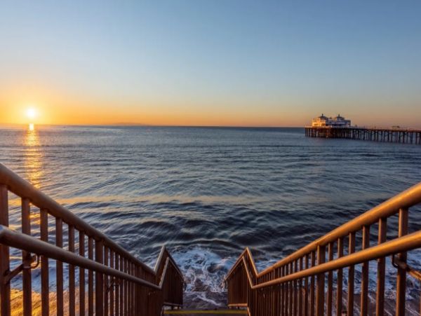 Malibu Five Bedroom Home Sleeps 10 Guests Located On Beach