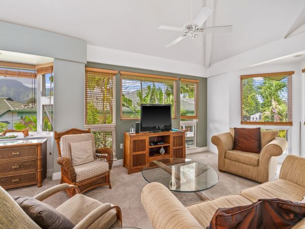 Lovely Princeville Vacation Villa Three Bedrooms Sleeps 8