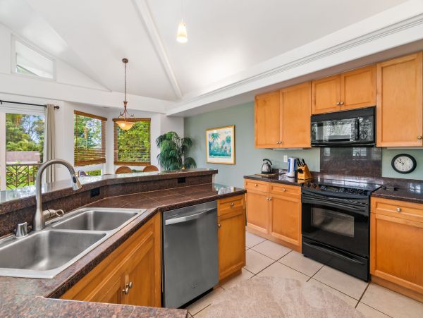 Lovely Princeville Vacation Villa Three Bedrooms Sleeps 8