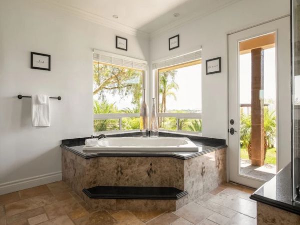 Temecula Eight-Bedroom Luxury Rental Home With Private Pool