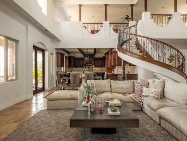 Temecula Eight-Bedroom Luxury Rental Home With Private Pool