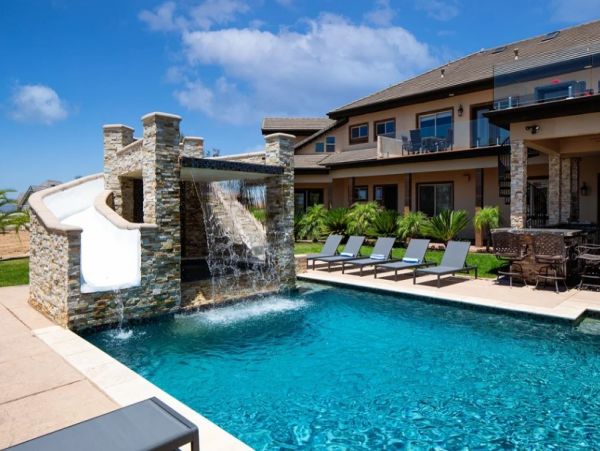 Temecula Eight-Bedroom Luxury Rental Home With Private Pool