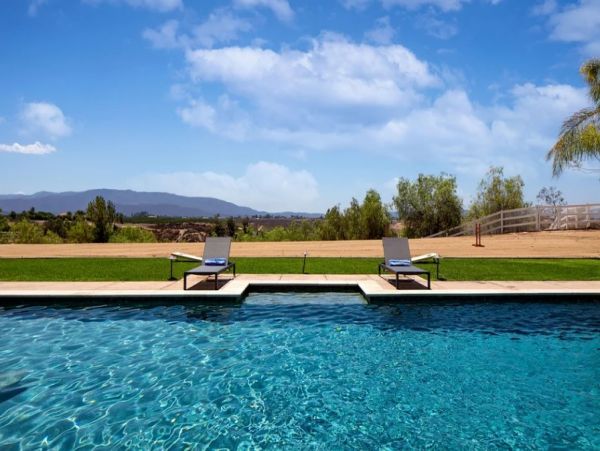 Temecula Eight-Bedroom Luxury Rental Home With Private Pool