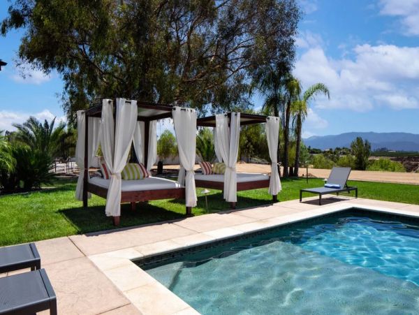 Temecula Eight-Bedroom Luxury Rental Home With Private Pool