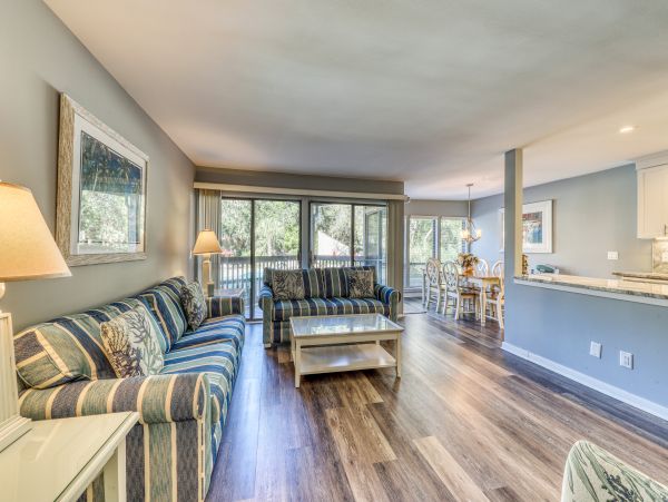 Hilton Head Gorgeous Three Bedroom Condo with Golf and Tennis Access