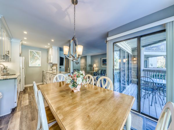 Hilton Head Gorgeous Three Bedroom Condo with Golf and Tennis Access