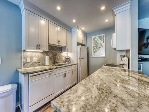 Hilton Head Gorgeous Three Bedroom Condo with Golf and Tennis Access