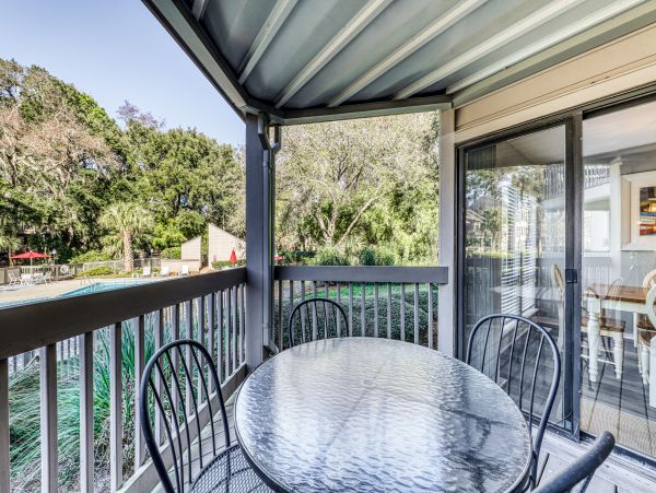 Hilton Head Gorgeous Three Bedroom Condo with Golf and Tennis Access