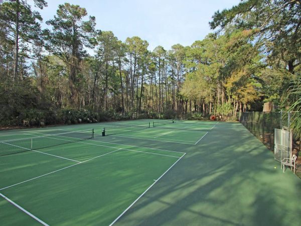 Hilton Head Gorgeous Three Bedroom Condo with Golf and Tennis Access