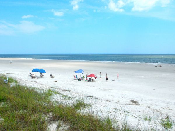 Hilton Head Gorgeous Three Bedroom Condo with Golf and Tennis Access