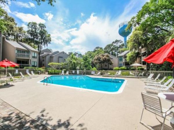 Hilton Head Gorgeous Three Bedroom Condo with Golf and Tennis Access