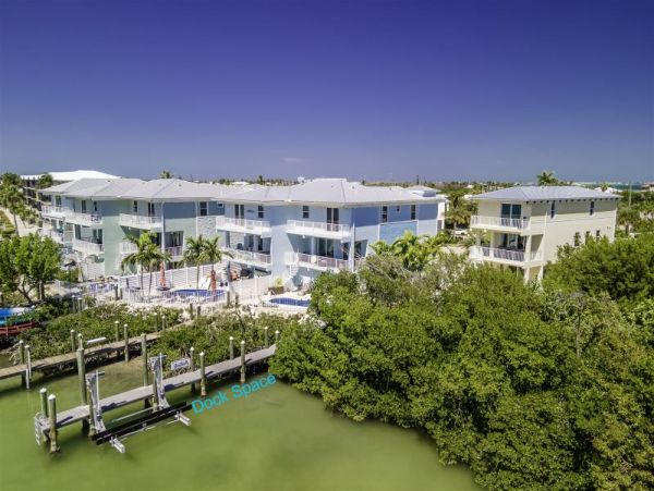 Marathon Vacation Pool Home with Boat Dock Walk To Beach
