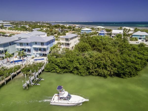Marathon Vacation Pool Home with Boat Dock Walk To Beach