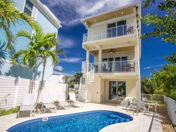 Marathon Vacation Pool Home with Boat Dock Walk To Beach