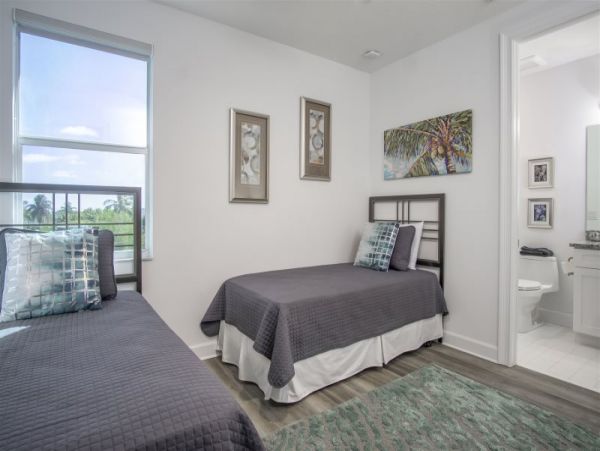 Marathon Vacation Pool Home with Boat Dock Walk To Beach