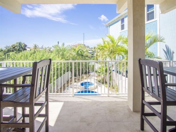 Marathon Vacation Pool Home with Boat Dock Walk To Beach