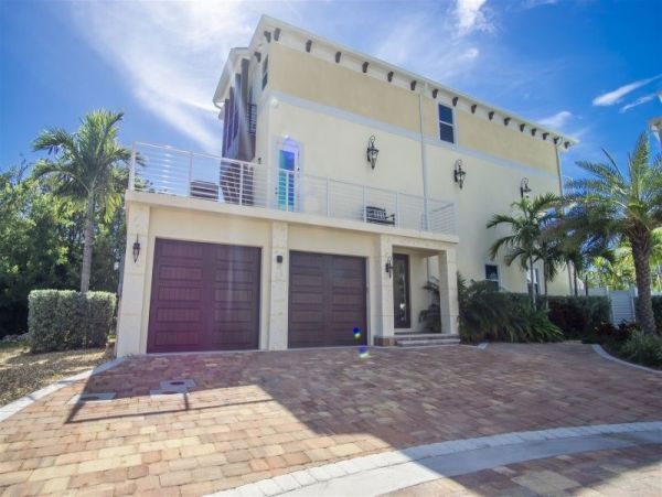 Marathon Vacation Pool Home with Boat Dock Walk To Beach