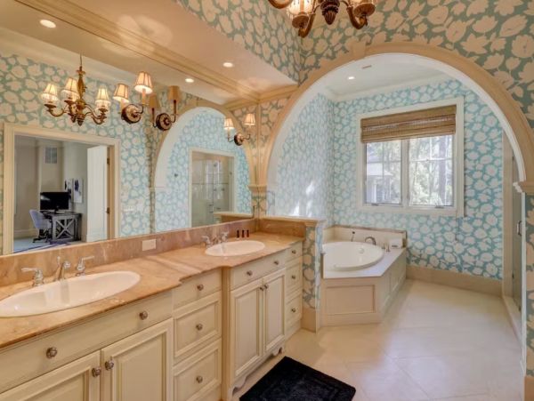 Magnificent Hilton Head Luxury Retreat Close to Beach