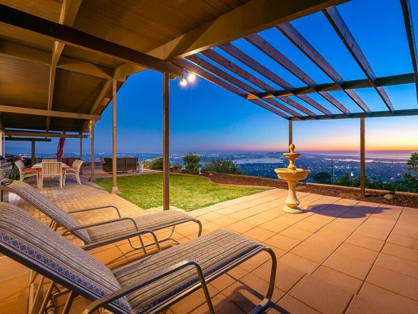 Ocean Views Vacation Home Four Bedroom