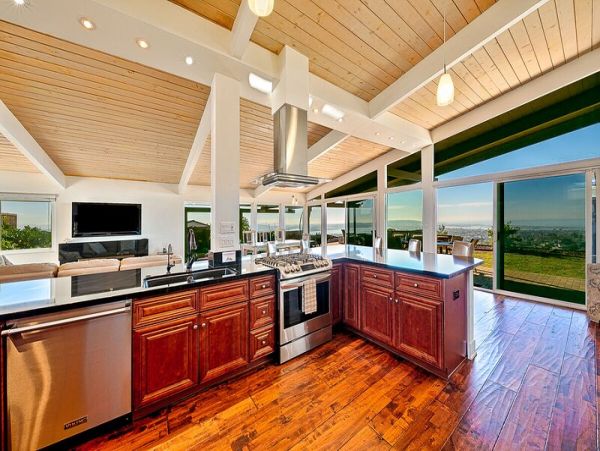 Ocean Views Vacation Home Four Bedroom