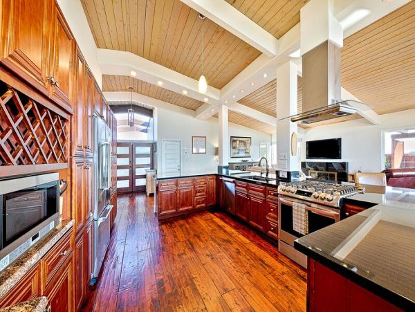 Ocean Views Vacation Home Four Bedroom