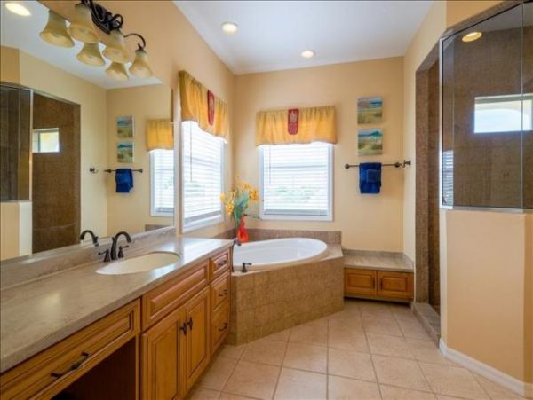 Holmes Beach 3 Bedroom Home with Pool & Walk to Beach