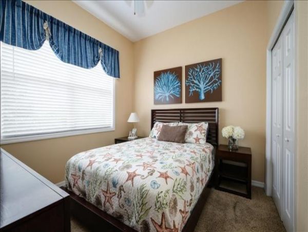 Holmes Beach 3 Bedroom Home with Pool & Walk to Beach