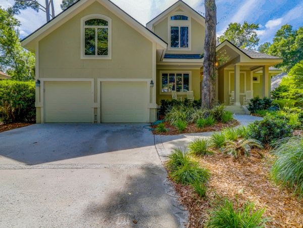 Beautiful & Spacious house near the beach
