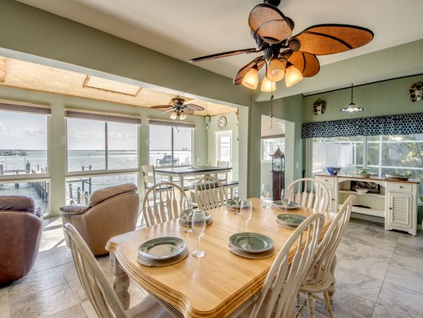 Bay Views Vacation Pool Home in Fort Myers Private Pool