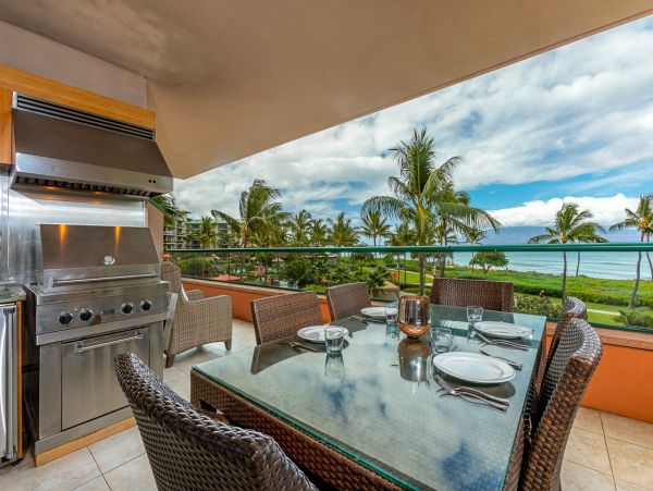 Full Pacific Views Massive out door Lanai- NEW ARRIVAL