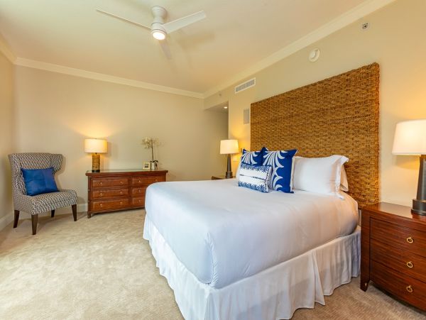 Full Pacific Views Massive out door Lanai- NEW ARRIVAL
