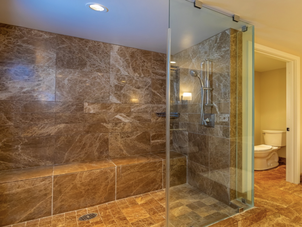 Full Pacific Views Massive out door Lanai- NEW ARRIVAL
