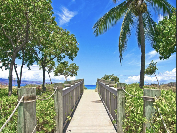 Full Pacific Views Massive out door Lanai- NEW ARRIVAL