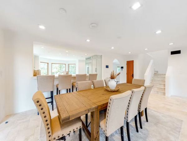 Luxury Sophisticated Vacation Pool Home in Malibu 4 Bedrooms